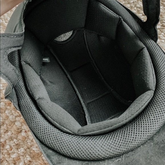 OneK Defender Riding Helmet - Picture 4 of 7